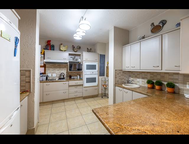 4 BEDROOM HOUSE FOR SALE IN LONEHILL